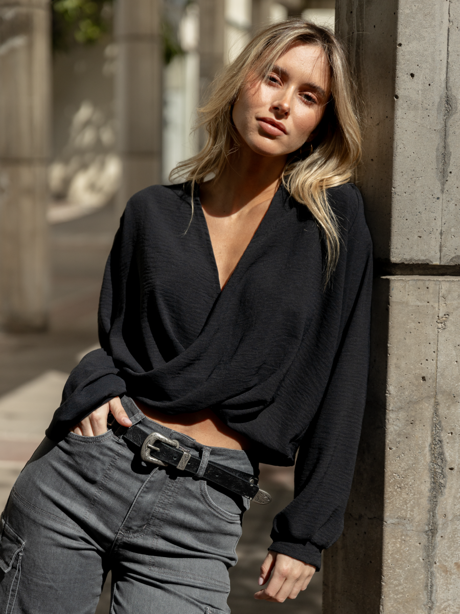 Blusa Negra Blusa Blanca Escote Cruzado Blusas Cruzadas Al Pecho